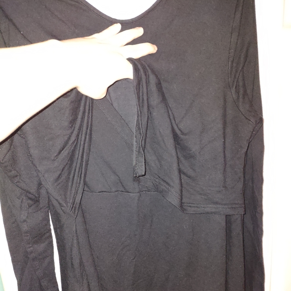 Latched Mama tunic with pockets